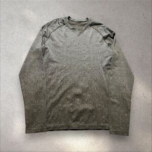 Lululemon shirt men’s medium long sleeve geometric Training Performance